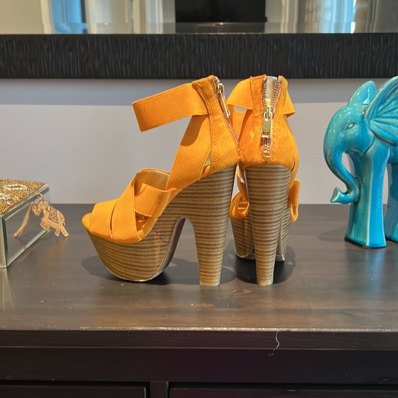 Cute Orange Summer Heels - Picture 2 of 4